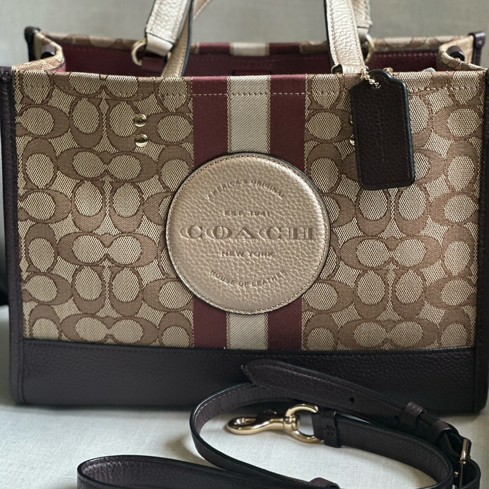 Coach Outlet Dempsey Carryall in Signature Canvas